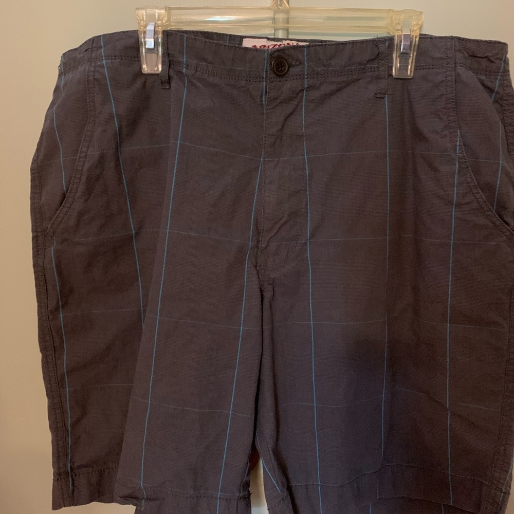 Arizona Jean Company Men's Dark Gray Shorts with Blue Stripes